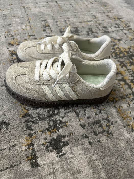 Кроссовки для девочки