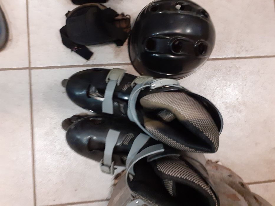 Юношески ролери,кънки с поколенски,налакътник и каска