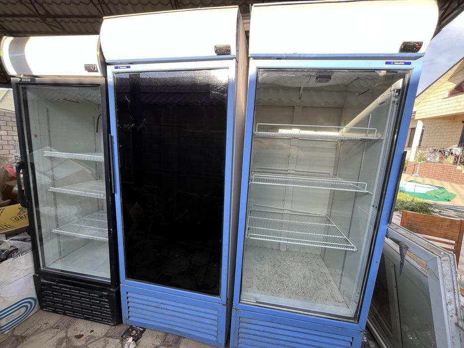 Продам ветринный холодильник