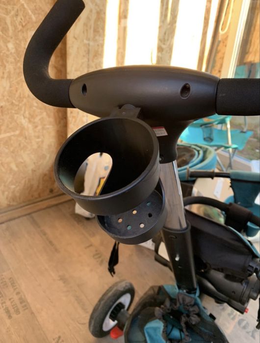 Tricicletă pliabilă cu scaun reversibil