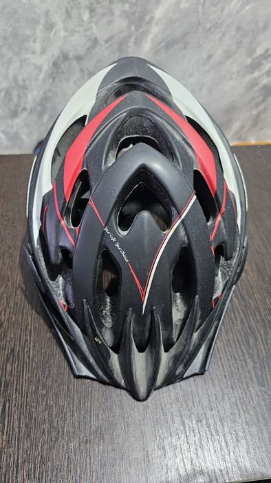 Продам велошлем черный