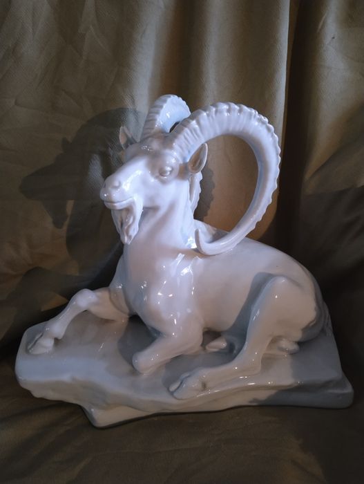 Статуэтка советского фарфора.