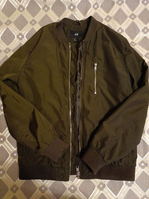 Продам бомбер H&M