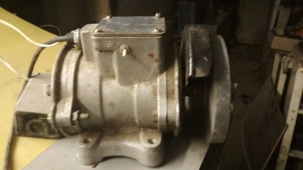 Электроточило настольное