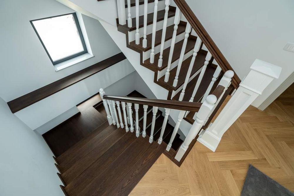 Scări interioare LEMN MASIV