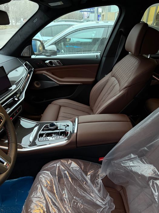 Продам новый BMW X5 M60i xDrive FULL , в наличии с гарантией