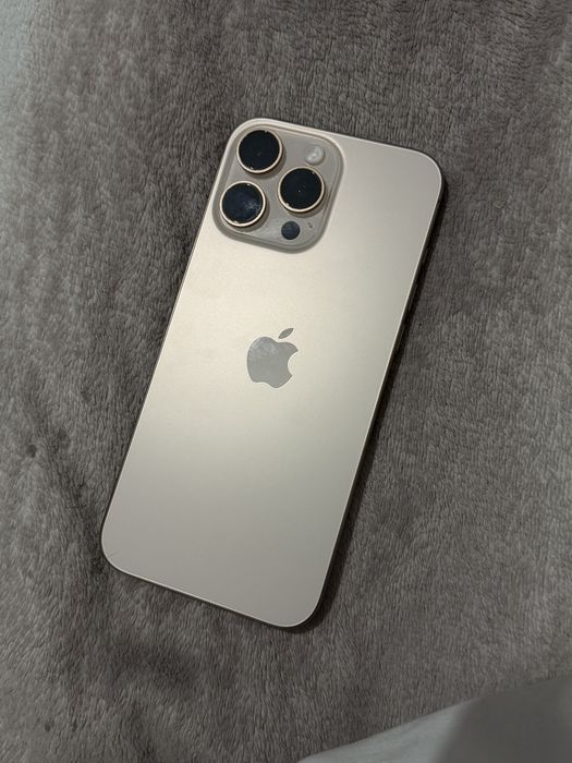 iphone 16 pro max в золотистом цвете на 256 гб