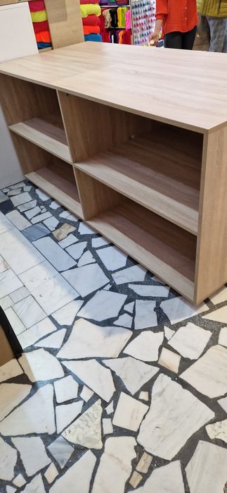 Masă de lucru / mobilier