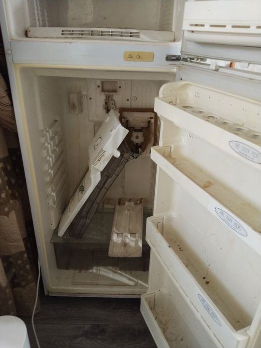Продам холодильник