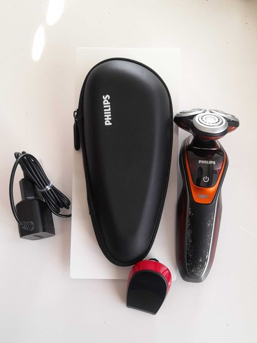 Електрическа самобръсначка Philips SW6700