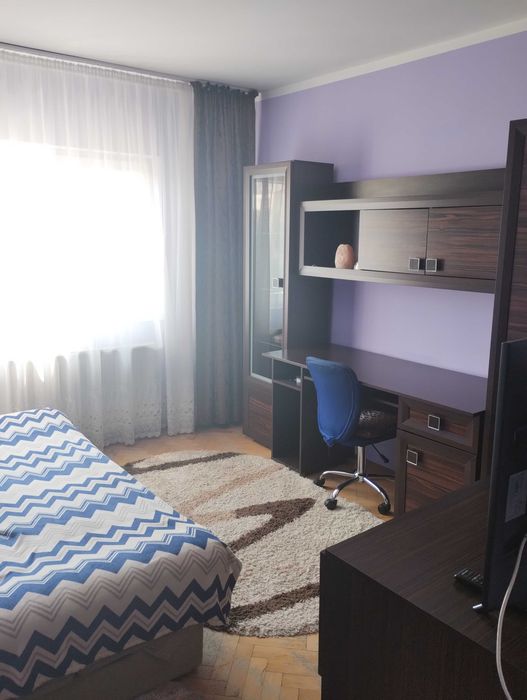 Închiriez apartament in M17