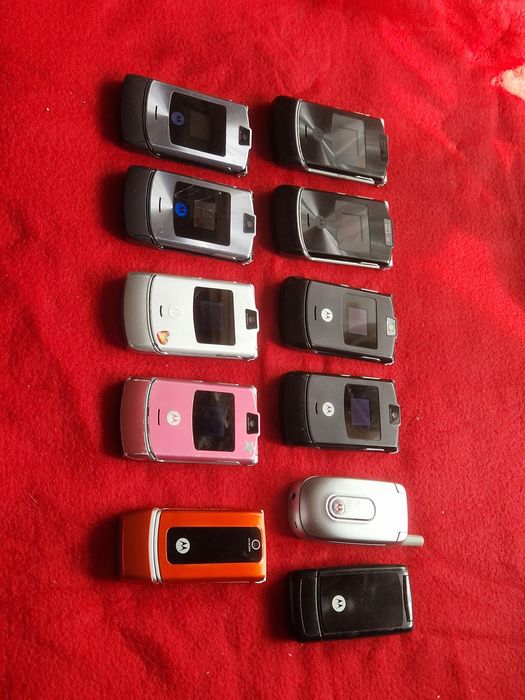 Telefon Motorola v3 pentru colecție sau piese