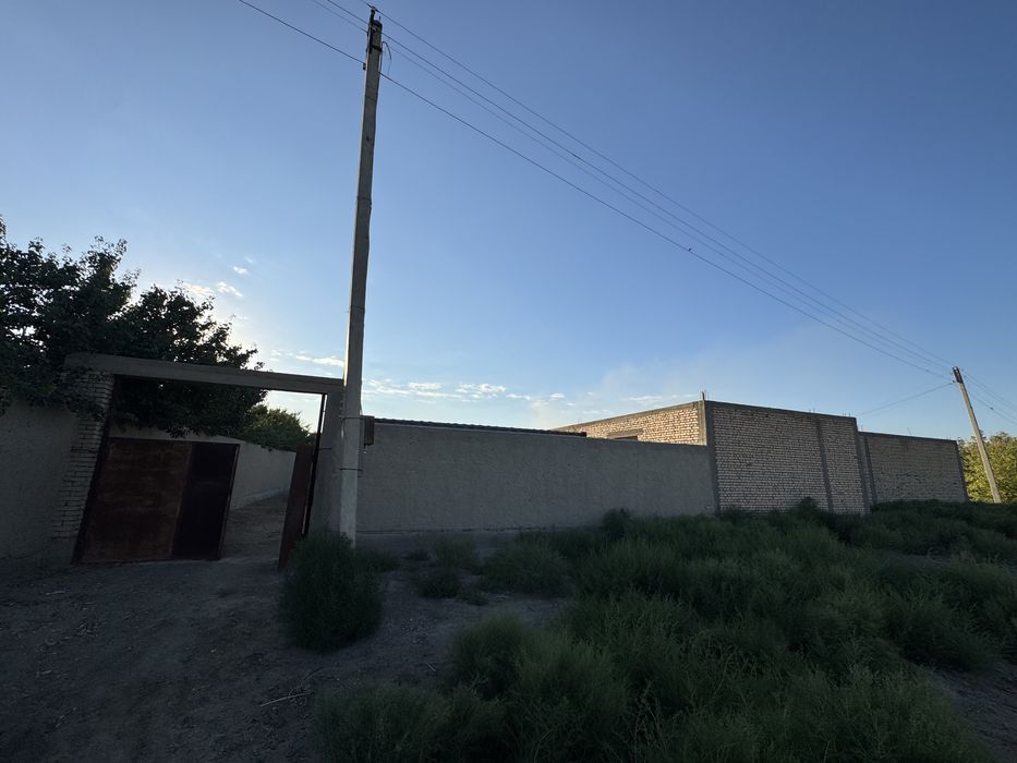 Qurilishi tugallanmagan hovli sotiladi