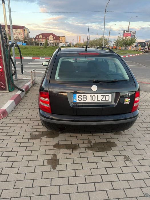 Vând Skoda Fabia  Prețul este negociabil