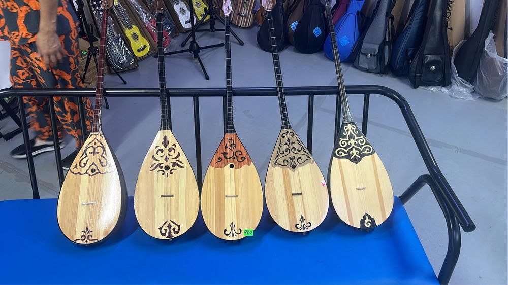 Домбыра сатылады