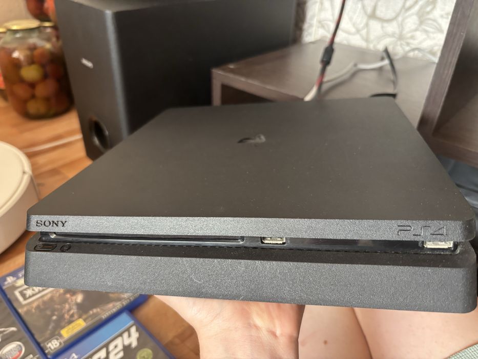 Sony PlayStation 4 Slim 1TB + Игры
