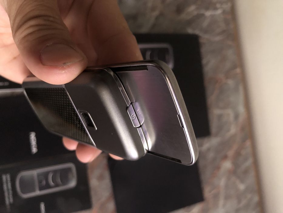 Nokia 8800 Carbon