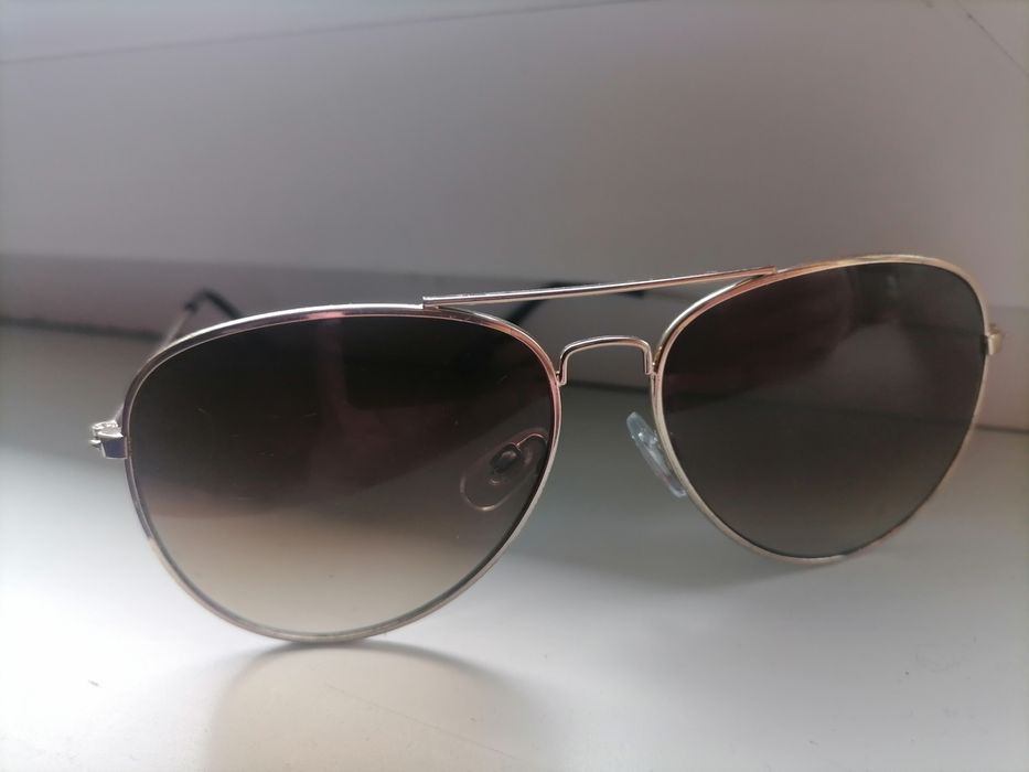 Ochelari de soare originali Guess, rama aurie