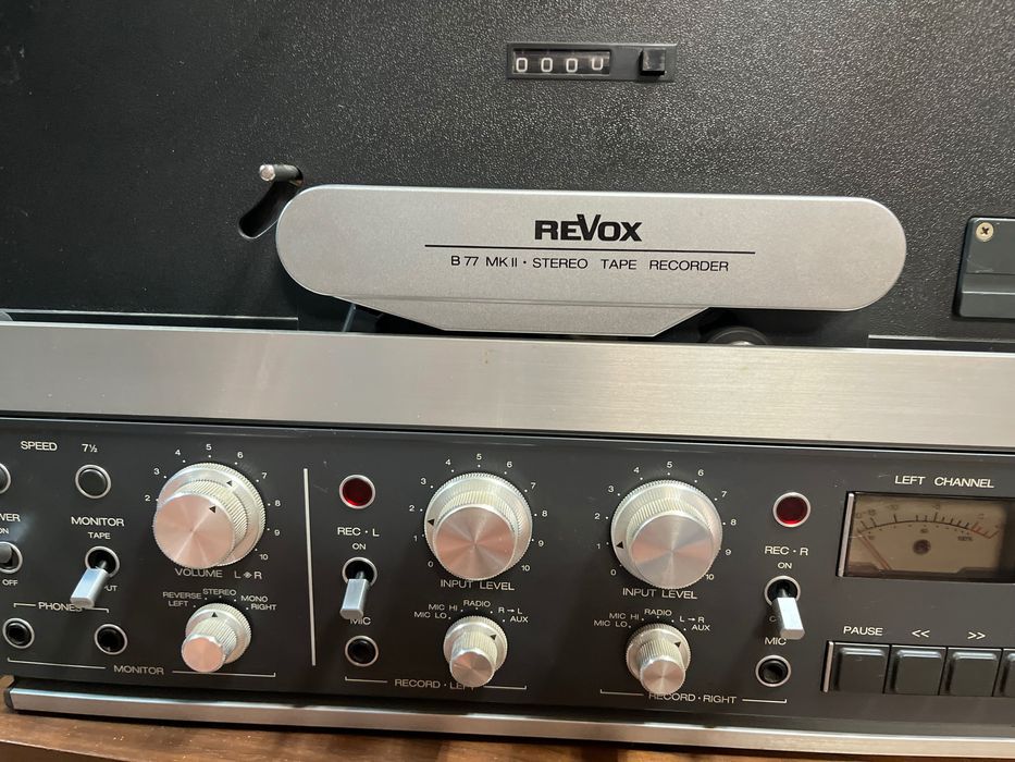 Vintige magnetofon revox b77