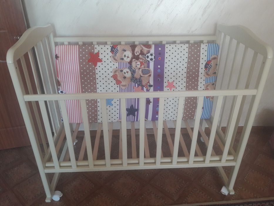 Детская манежка с матрасом