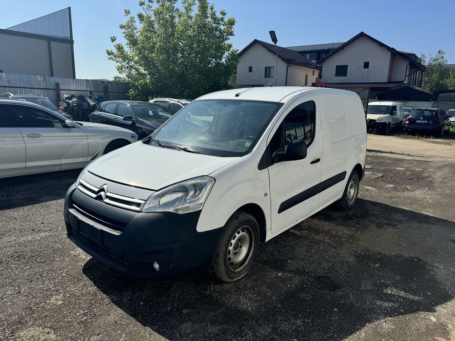Citroen berlingo, display cu carplay, camera marsarier