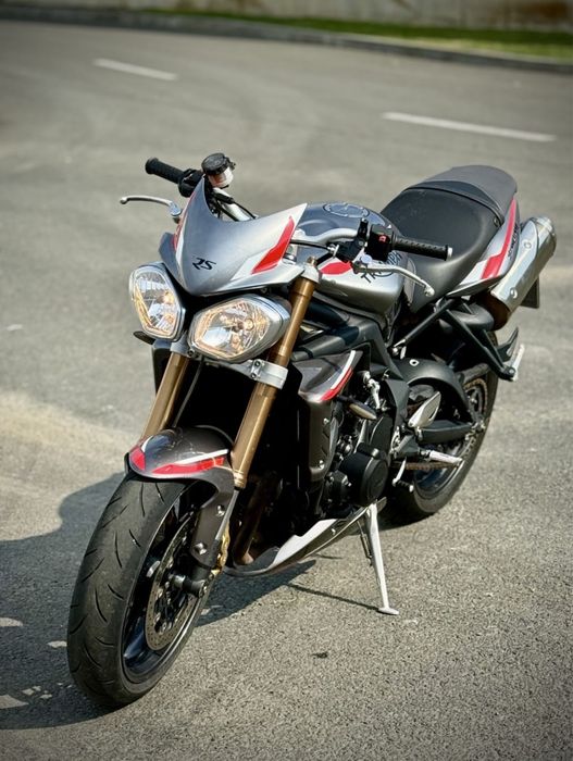 Triumph Street Triple R 675
