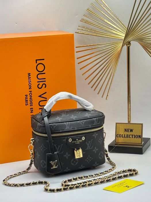 Geanta Louis Vuitton Noua !!! Dimensiuni 22/13 !!!