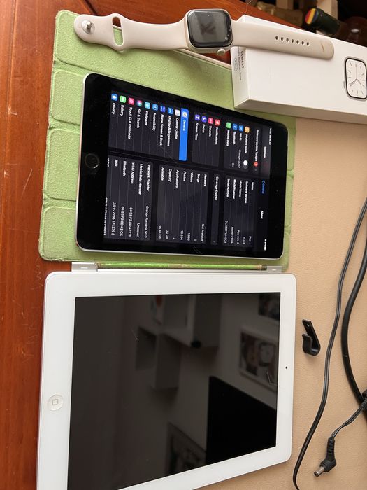 Apple Watch Series 7 + iPad mini 4 Cellular + iPad 4