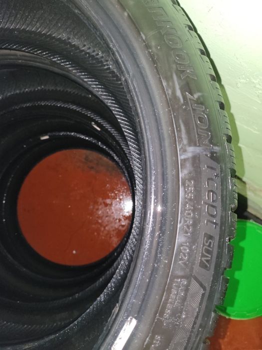 Продам шины Hankook 255/40R21.