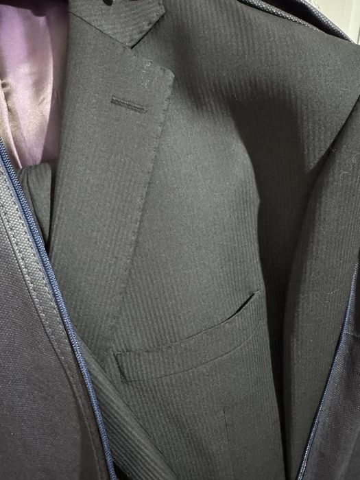 Два нови костюма