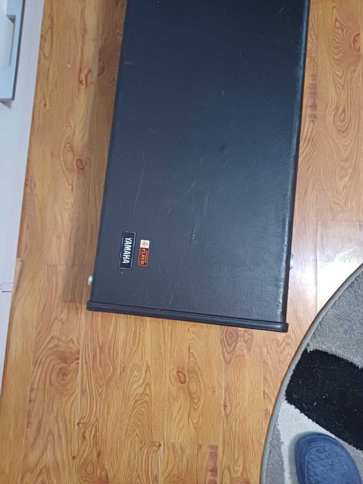 Vand case , toc, husa, geamantan acordeon si saxofon