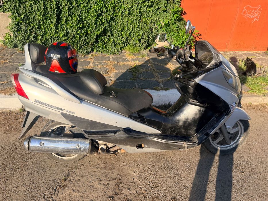 Vând scuter pe benzină de 400