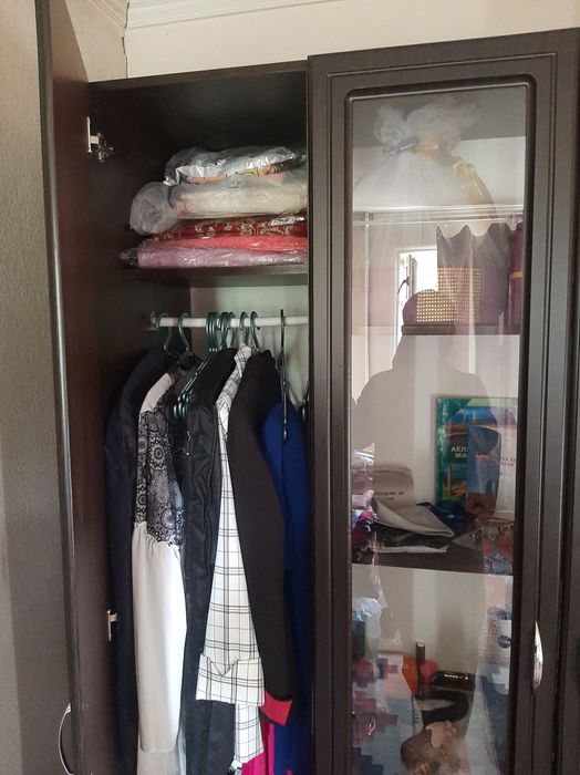 Shkaf sotiladi qurilgan joyi yo'q