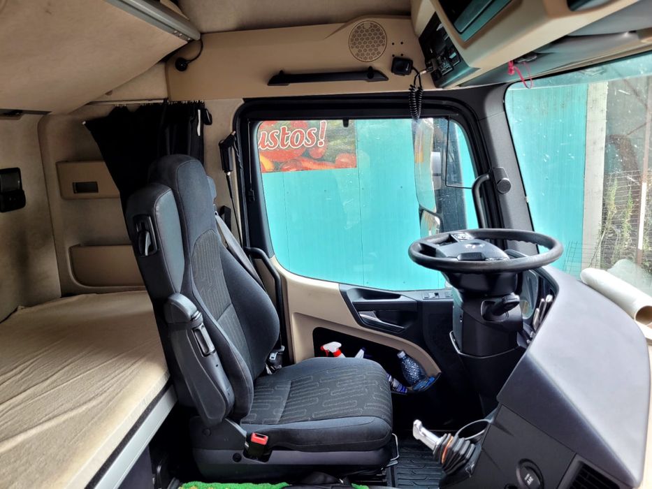 Vand camion inmatriculat in romania