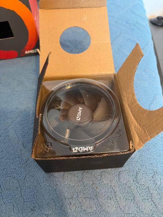 Procesor AMD Ryzen 5 2600x + Wraith Spire Cooler