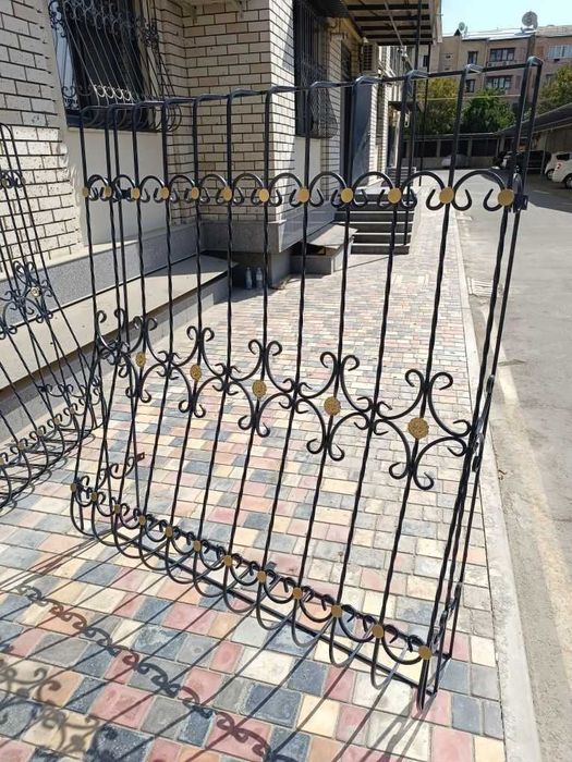 Карниз РЕШЁТКИ НА ОКНА. козырек ришотка, naves, kovka, ограда, перила