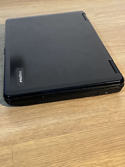 Laptop Emachines e525