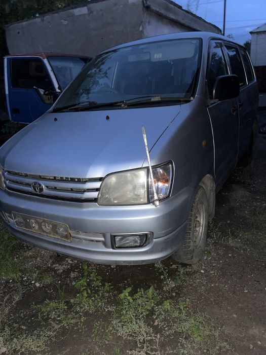 Продам тайоту ноах