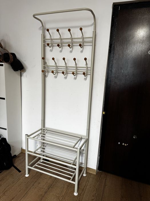 Cuier metalic cu pantofar. Predare personala!