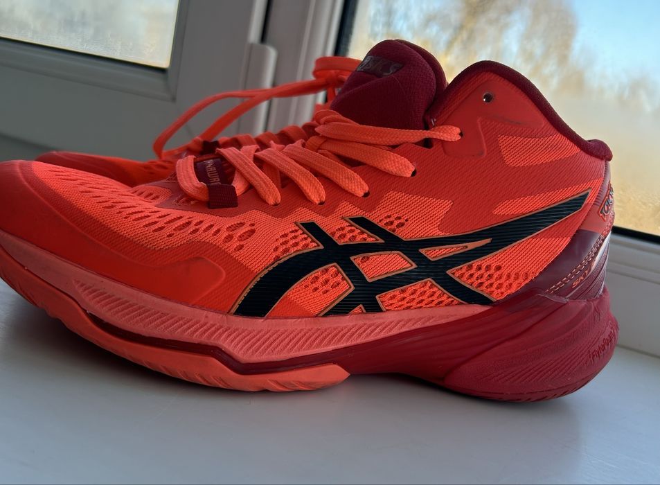 кроссовки асиксы токио