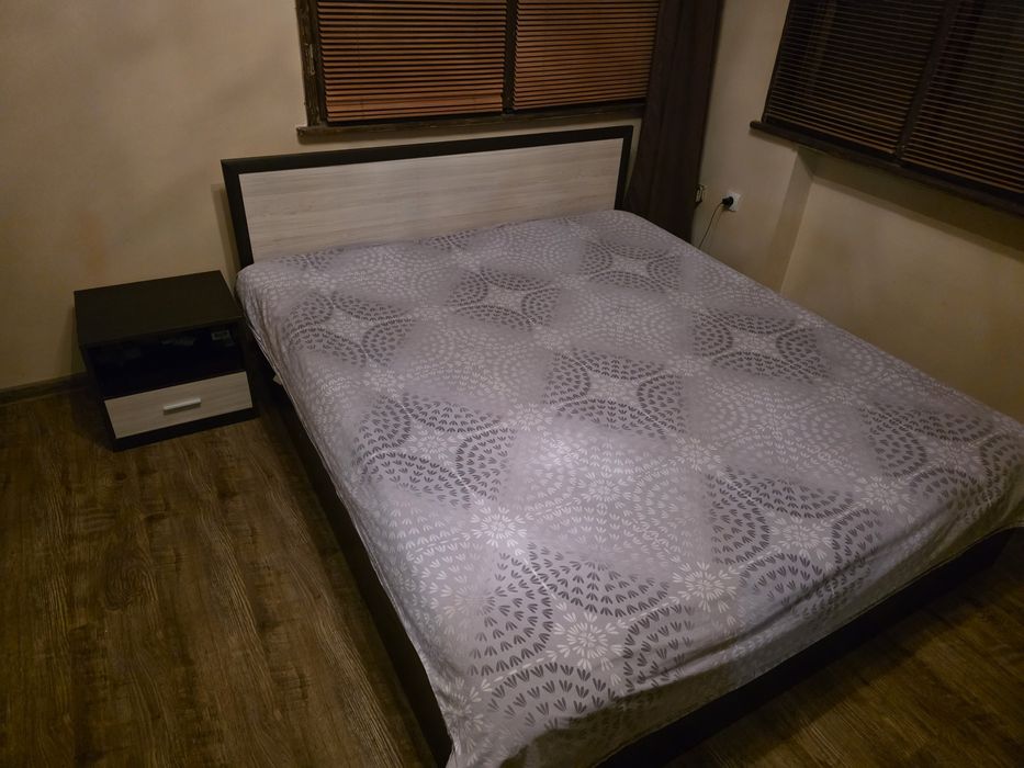 Спален комплект спалня гардероб с огледало скрийн и 2 нощни шкафчета