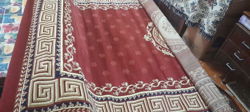 Продается ковер в хорошом состояние