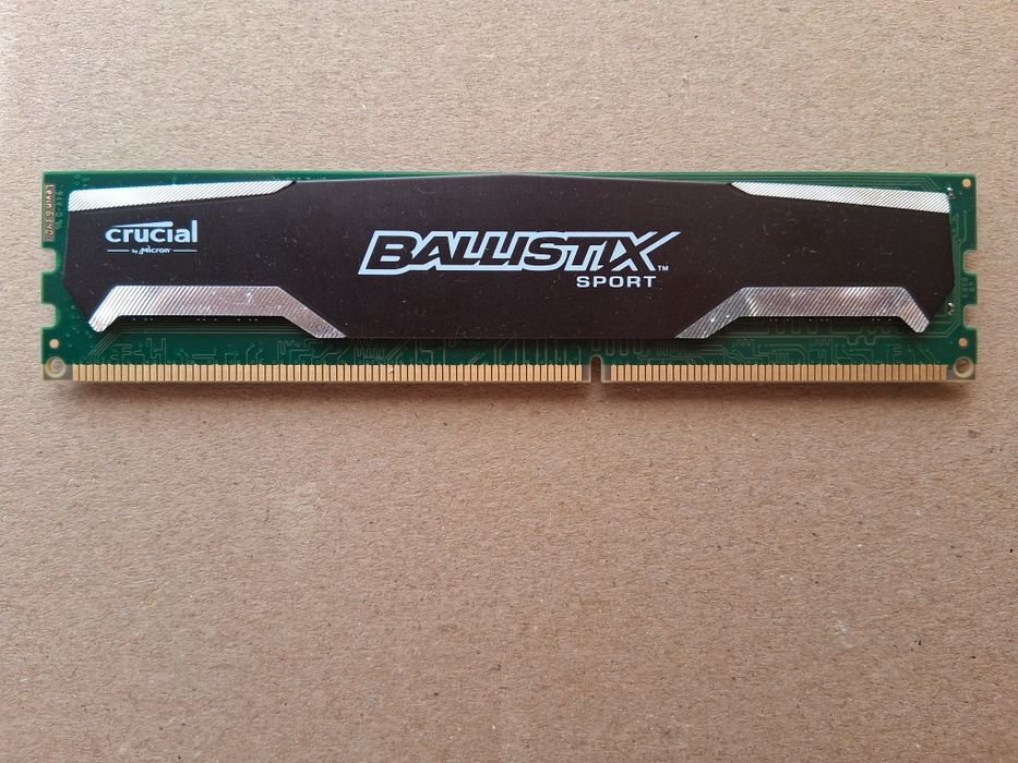 Crucial 4GB 1600MHZ  DD3 RAM