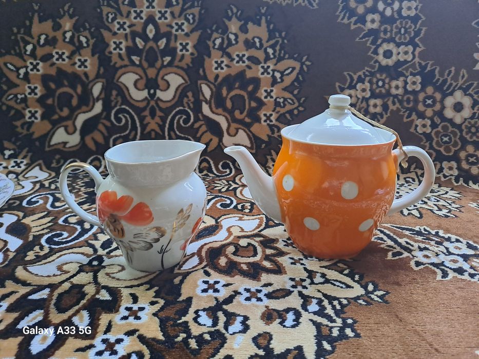 Продаётся чайник и молочница