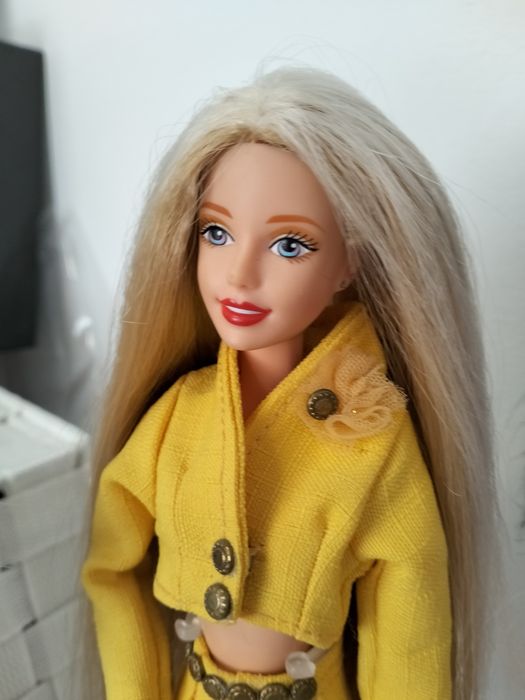 Multe păpuși barbie