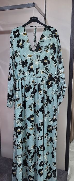 Женское вечернее платье.