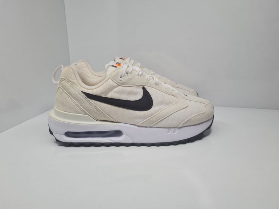 Маратонки Nike Air Max Down

Чисто нови без кутия.

Размер 38 стелка 2