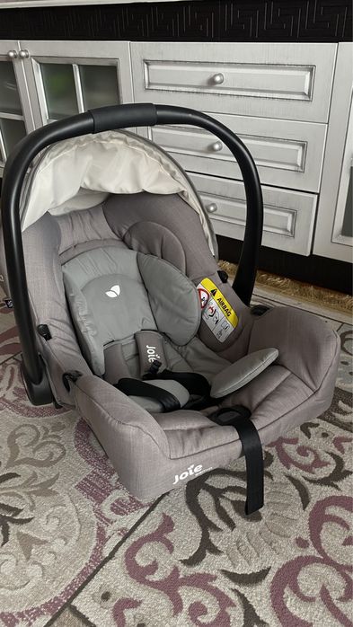 Автокресло для ребенка до 8-9 мес