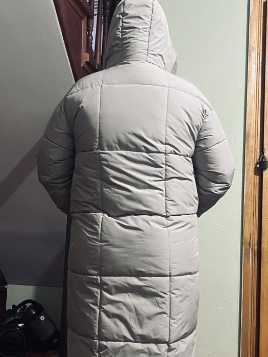 Продам женскую длинную куртку