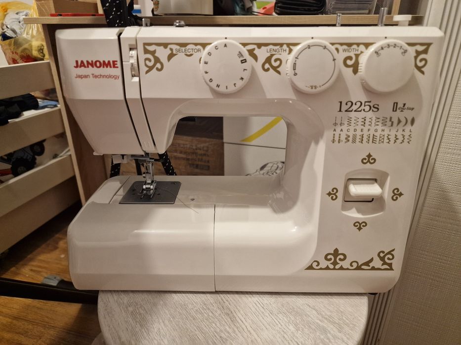 Швейная машинка Janome 1225s